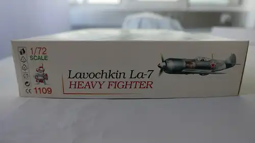 Eduard Lavochkin La-7 Heavy Fighter-1:72-1109-Modellflieger-OVP-0845