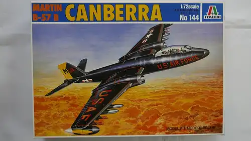 Mach 2 General Dynamics RB-57F-1:72-GP.019-OVP und Italeri Martin B-57B Canberra-1:72-144-Modellflieger-0745