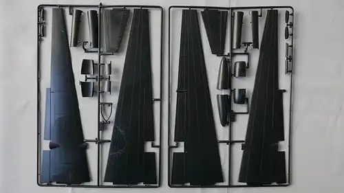 Italeri Lockheed U2-R Spyplane-1:48-823-Modellflieger-OVP-0725