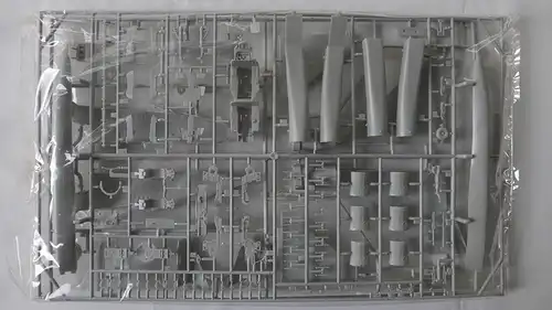 Revell F-15 E Strike Eagle-1:48-04550-Modellflieger-OVP-0706