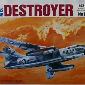 Italeri Douglas B-66B Destroyer-1:72-149 und Destroyer Douglas EB 66 E-DL-1:72-199-Modellflieger-0600