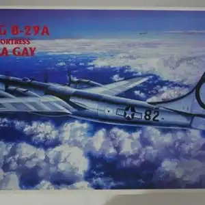 Academy Boeing B-29A Enola Gay-1:72-2154 und True Details B-29/B50 Wheel Set-1:72-45014-OVP-0064