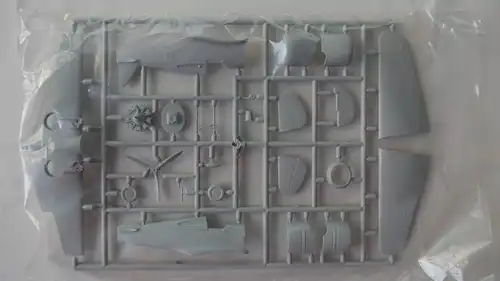 AML Curtiss Hawk 75 A-4 "Mohawk IV"-1:72-72009-Modellflieger-OVP-0535