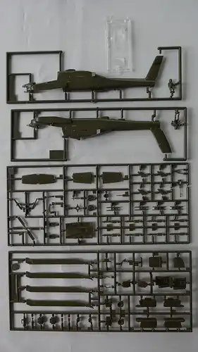 Hasegawa AH-64A Apache U.S. Army Attack Helicopter-1:72-E22-Modellflieger-OVP-0523