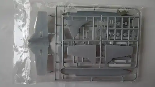 Admiral, Vought F6U-1 "Pirate"(Late)-1:72-ADM 7212-Modellflieger-OVP-0409