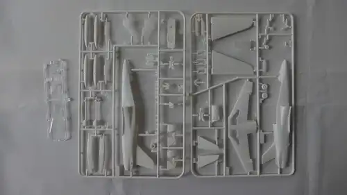 Italeri Hawk T. MK 1/51/66 British Aerospace-1:72-186-Modellflieger-OVP-0397