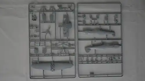 Zvezda Messerschmitt Bf 109 F-2 German Fighter-1:72-7302-Modellflieger-OVP-0281