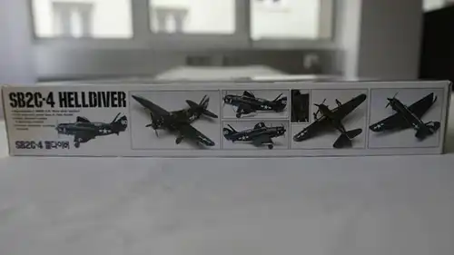 Academy SB2C-4 Helldiver-1:72-12406-Bauteile versiegelt-Modellflieger-OVP 0251