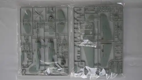 Academy SB2C-4 Helldiver-1:72-12406-Bauteile versiegelt-Modellflieger-OVP 0251