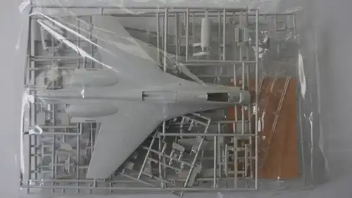 Revell Sukhoi Su-27 Flanker-B-1:72-04319-Modellflieger-OVP-0227