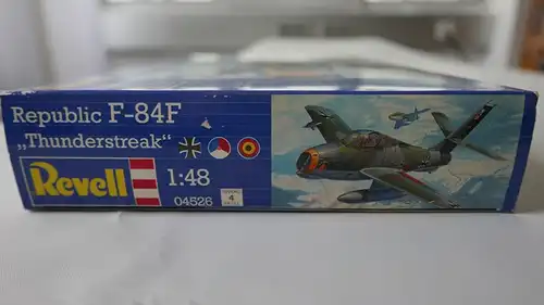 Revell Republic F-84F "Thunderstreak"-1:48-04526-Modellflieger-OVP-0225