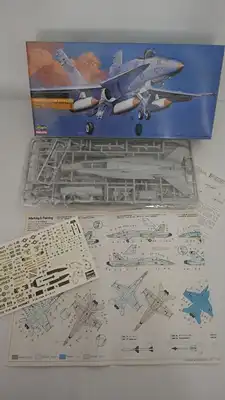 Hasegawa McDonnell Douglas F/A.18A Hornet-1:72-Modellflieger-OVP-0051