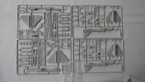 Italeri JAS 39 Gripen (OVP) und JAS-39A Gripen Light Fighter-1:72-Modellflieger-0149