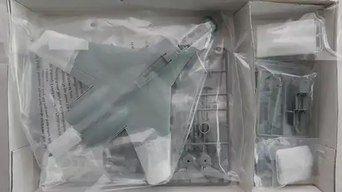 Trumpeter Russian Su-27UB Flanker C-1:72-01645-Modellflieger-OVP-0108