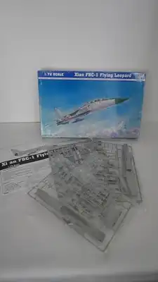 Trumpeter Xian FBC-1 Flying Leopard-01608-1:72-Modellflieger-OVP-0008