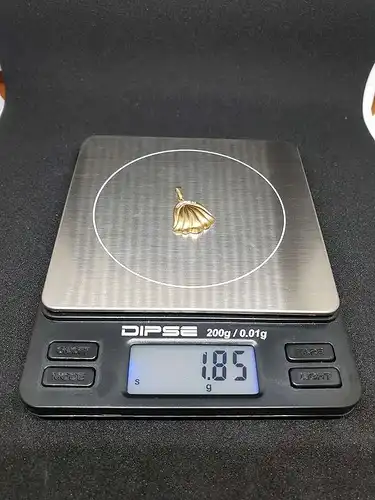 Muschel Goldanhänger aus 14 Karat Echtgold ( 585er ) mit Brillantsplitter