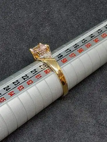 Goldring mit Morganit und Diamanten 14 Karat - Gelbgold - 585 Echtgold - Ring