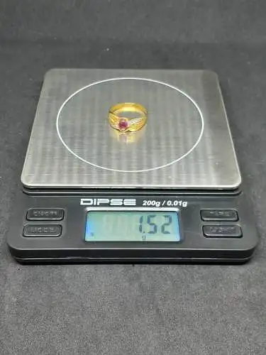 Goldring mit Rubin Cabochon und Diamanten - 8 Karat - Gelbgold - 333 Echtgold