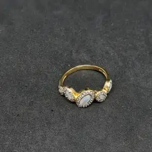 Goldring mit Diamanten und Mondsteinen - 14 Karat - 585 Echtgold - Ring