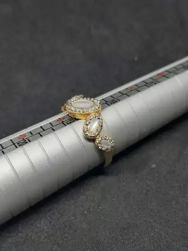 Goldring mit Diamanten und Mondsteinen - 14 Karat - 585 Echtgold - Ring