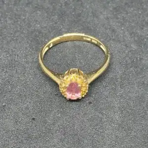 Goldring mit synthetischen Turmalin Besatz - 14 Karat - 585 Echtgold - Ring