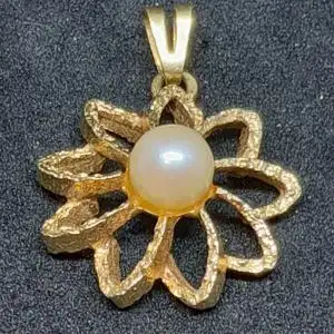 Kettenanhänger - Blume mit Perle - 14 Karat - 585 Echtgold - Gelbgold