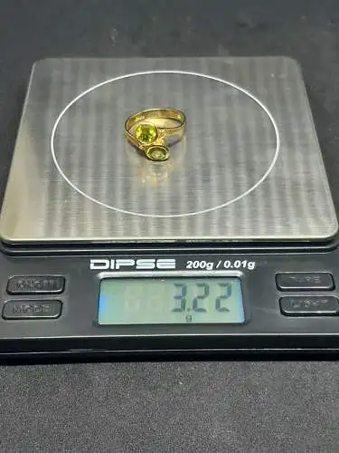 Goldring mit 2 Peridot Steinen - 9 Karat - 375 Echtgold - Ring