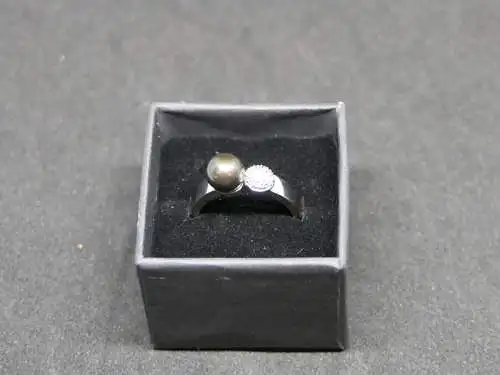 Goldring mit Perle und 5 Diamanten - 14 Karat - Ring -585 Echtgold