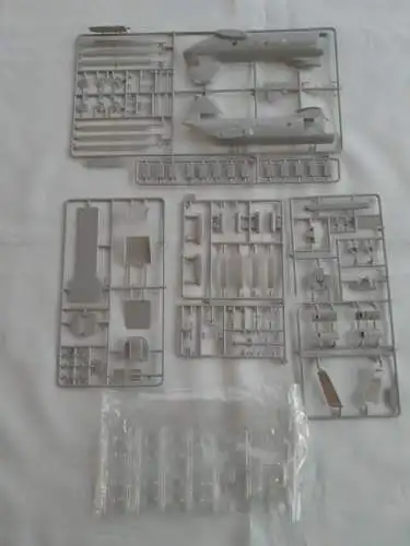 Fujimi Boeing Vertol KV-107II-4 Shirasagi JGSDF-1:72-7AH1-Modellflieger-OVP-1247