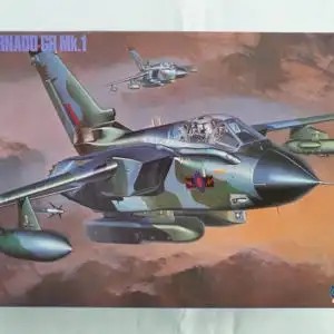Hasegawa - Panavia Tornado GR Mk.1 `R.A.F./R.S.A.F´-1:72-04028-Modellflieger-OVP-1245