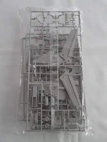 Hasegawa - Panavia Tornado GR Mk.1 `R.A.F./R.S.A.F´-1:72-04028-Modellflieger-OVP-1245