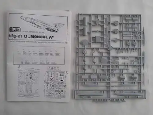 BILEK Mig-21 U "Mongol"-1:72-961-Modellflieger-OVP-1229