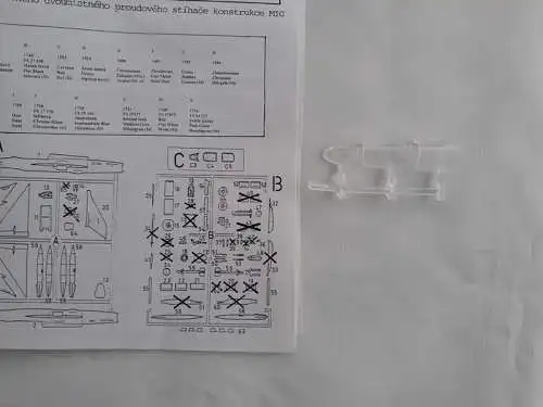 BILEK Mig-21 U "Mongol"-1:72-961-Modellflieger-OVP-1229