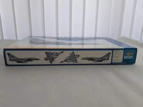Trumpeter Chinese New Fighter-1:72-01611-Modellflieger-Bauteile versiegelt-OVP-1209