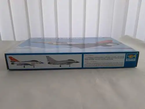 Trumpeter Chinese J-10S fighter-1:72-01644-Bauteile versiegelt-Modellflieger-OVP-1208