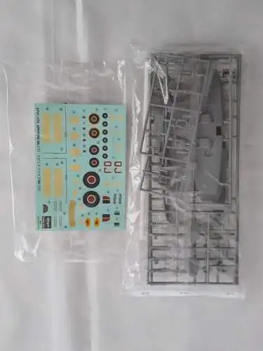 Hasegawa Spitfire Mk. VIII-1:72-51341 (AP41)-Modellflieger-OVP-1193