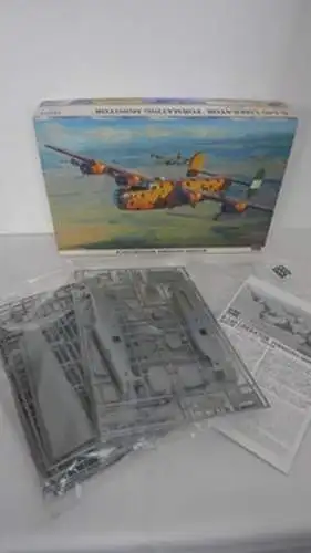 Hasegawa B-24D Liberator `Formating Monitor´-1:72-00932-Modellflieger-Bauteile versiegelt-OVP-1175