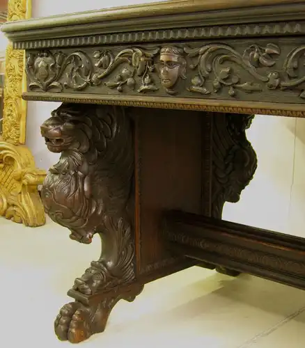 Eleganter Neorenaissance Wangen - Schreibtisch mit Löwentatzen Antik Kolosseum