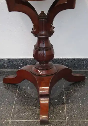 Traumhaftes Spät- Biedermeier Nähkästchen aus Mahagoni Antik Kolosseum