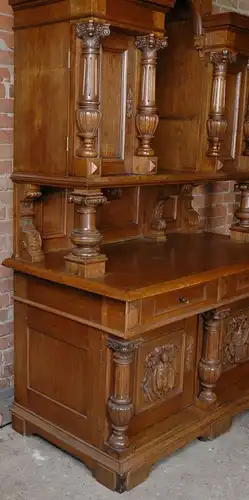 Gründerzeit Jagdschrank / Buffet gefertigt um 1880 aus Eiche Antik Kolosseum