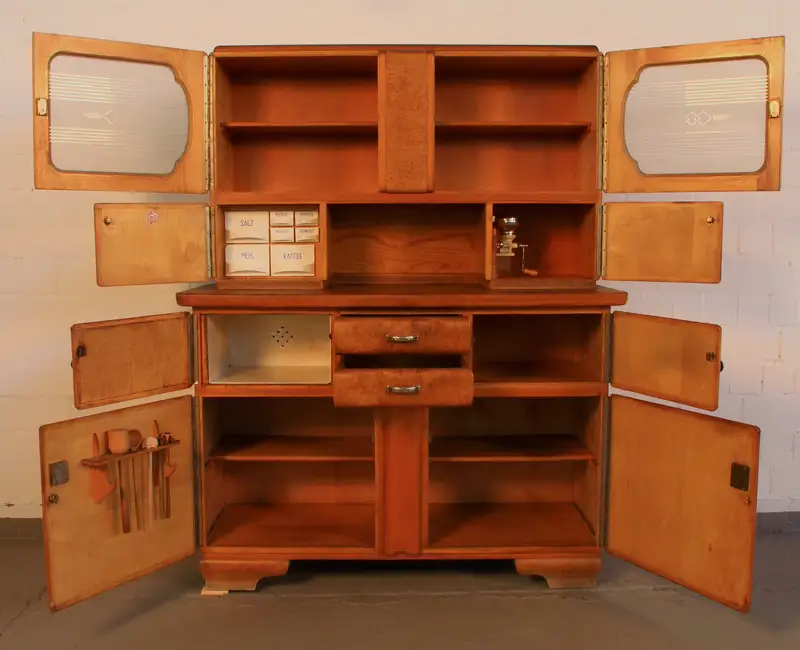 Schönes 30er Jahre Weichholz Küchenbuffet / Küchenschrank Antik Kolosseum 2