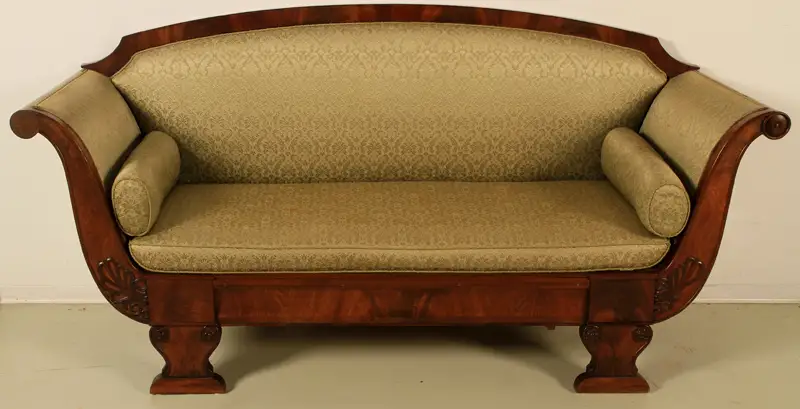 Elegantes Biedermeier Sofa in Gondelform gefertigt aus Mahagoni Antik Kolosseum 0