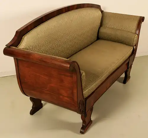 Elegantes Biedermeier Sofa in Gondelform gefertigt aus Mahagoni Antik Kolosseum
