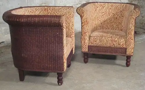 Zwei elegante Desiner Sessel gefertigt in den 70iger Jahren Antik Kolosseum