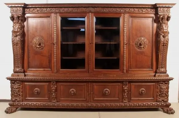 Neorenaissance Bücherschrank mit figürlichen Darstellungen Antik Kolosseum 0