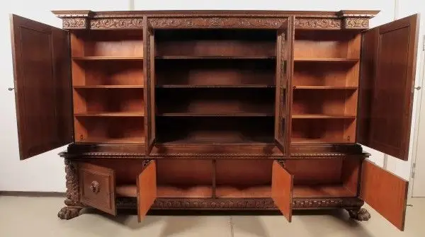 Neorenaissance Bücherschrank mit figürlichen Darstellungen Antik Kolosseum 3