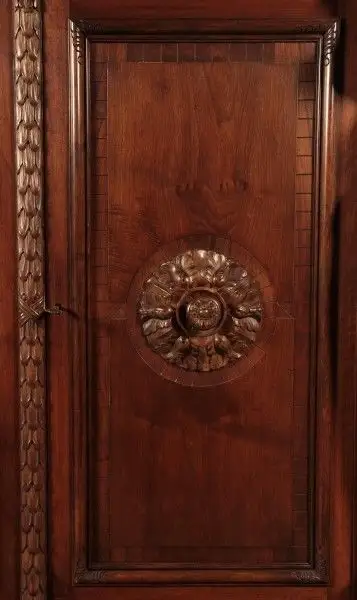 Neorenaissance Bücherschrank mit figürlichen Darstellungen Antik Kolosseum 6