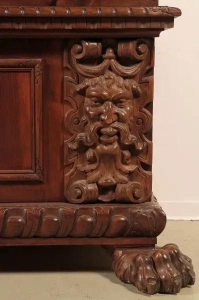 Neorenaissance Bücherschrank mit figürlichen Darstellungen Antik Kolosseum 8