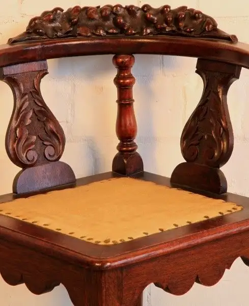 Eleganter Dreieckstuhl / Schreibtischstuhl aus der Gründerzeit Antik Kolosseum 3