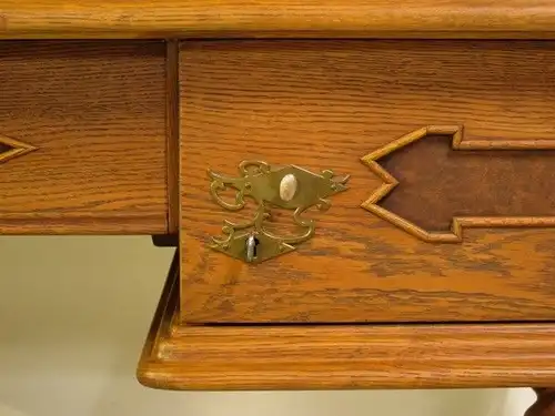 Restaurierter Eiche Schreibtisch mit Zopfsäulen gefertigt um 1910Antik Kolosseum